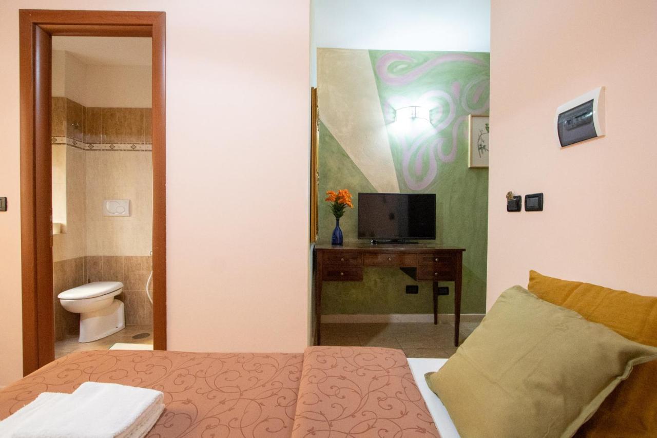 B&B Colorful Suite Yard Rome Exterior photo