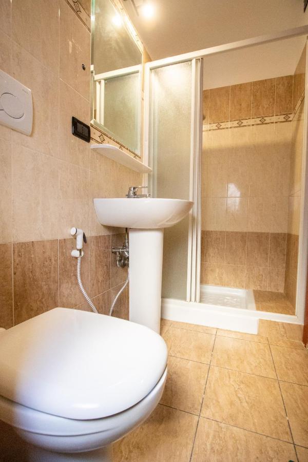 B&B Colorful Suite Yard Rome Exterior photo