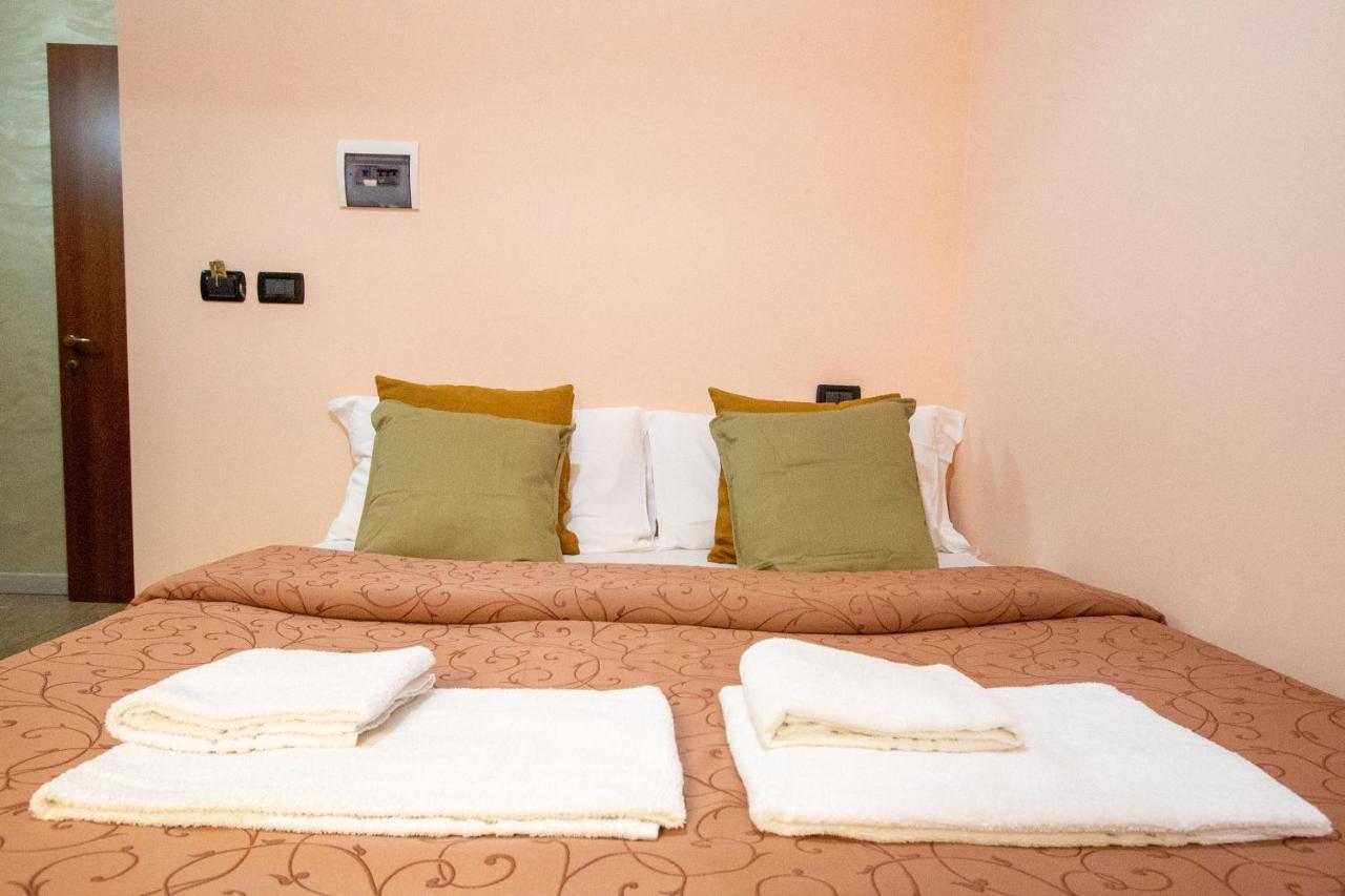 B&B Colorful Suite Yard Rome Exterior photo
