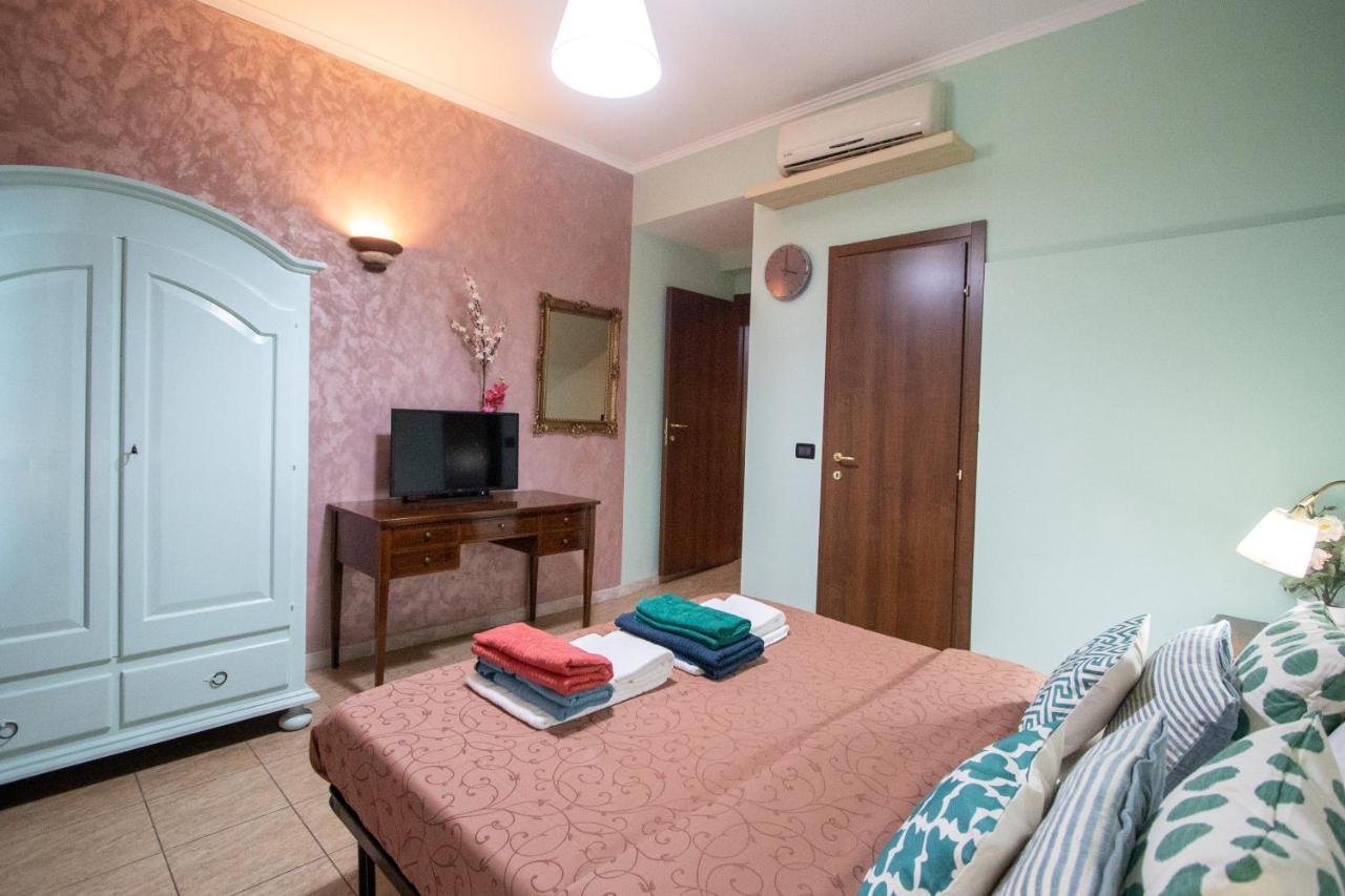 B&B Colorful Suite Yard Rome Exterior photo