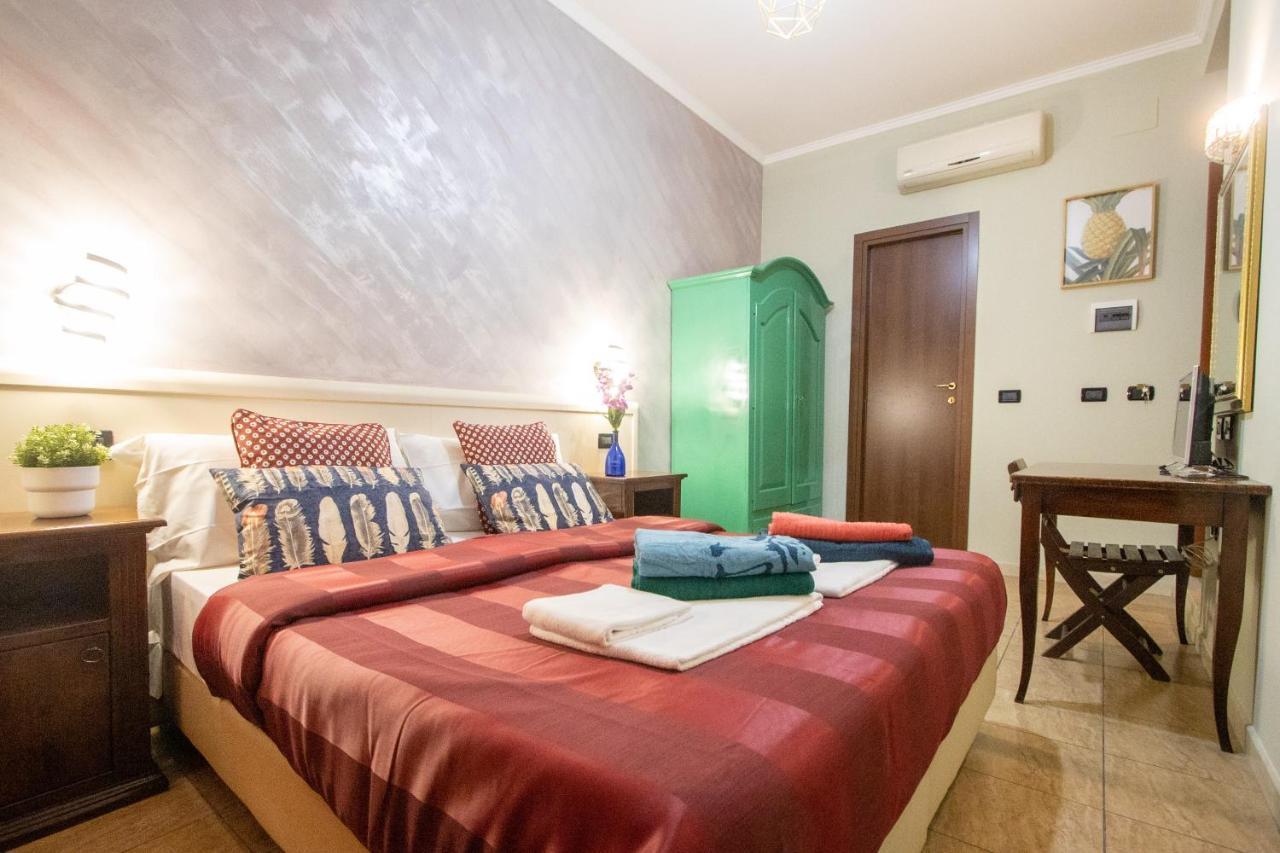 B&B Colorful Suite Yard Rome Exterior photo
