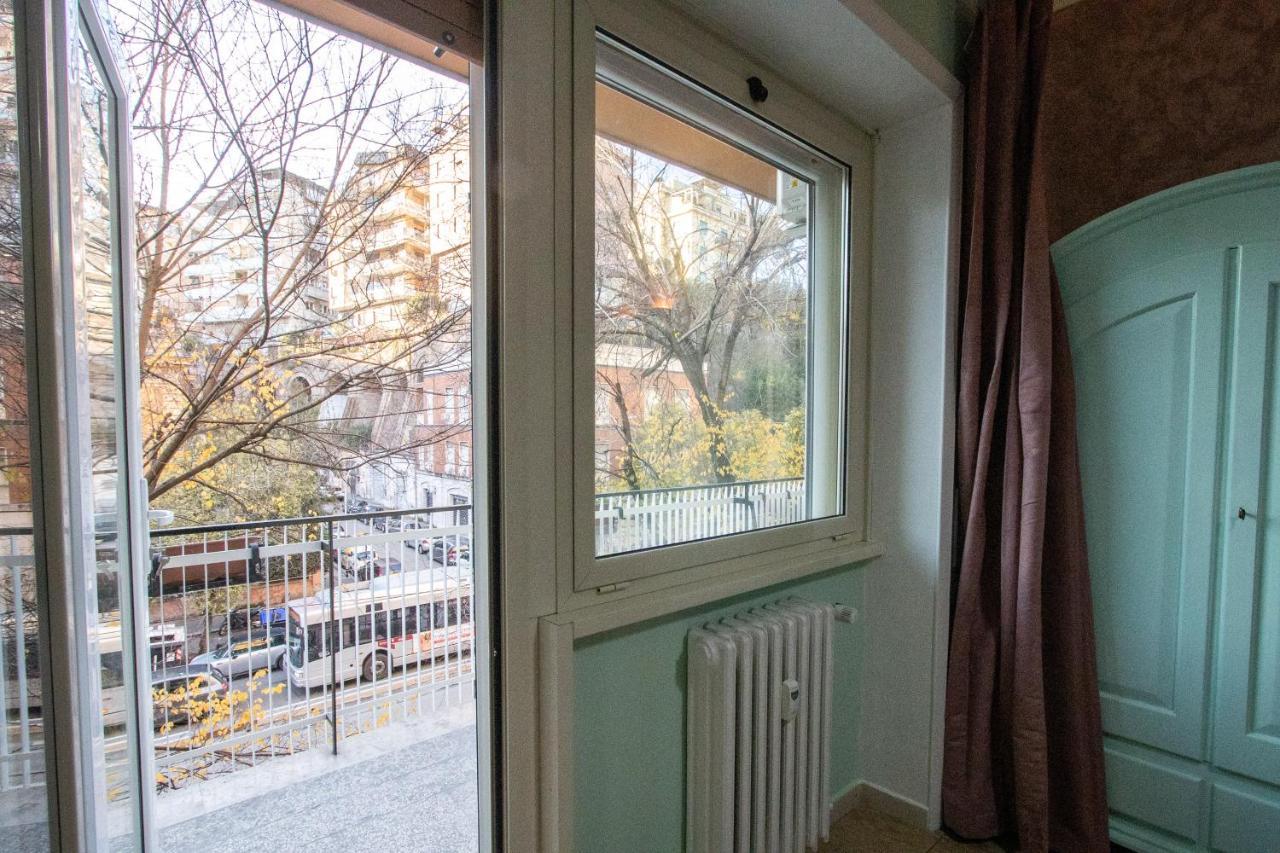 B&B Colorful Suite Yard Rome Exterior photo