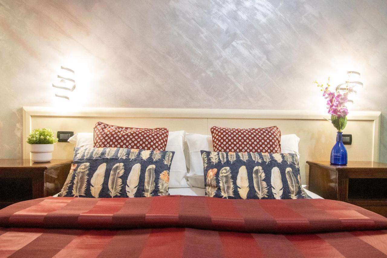 B&B Colorful Suite Yard Rome Exterior photo
