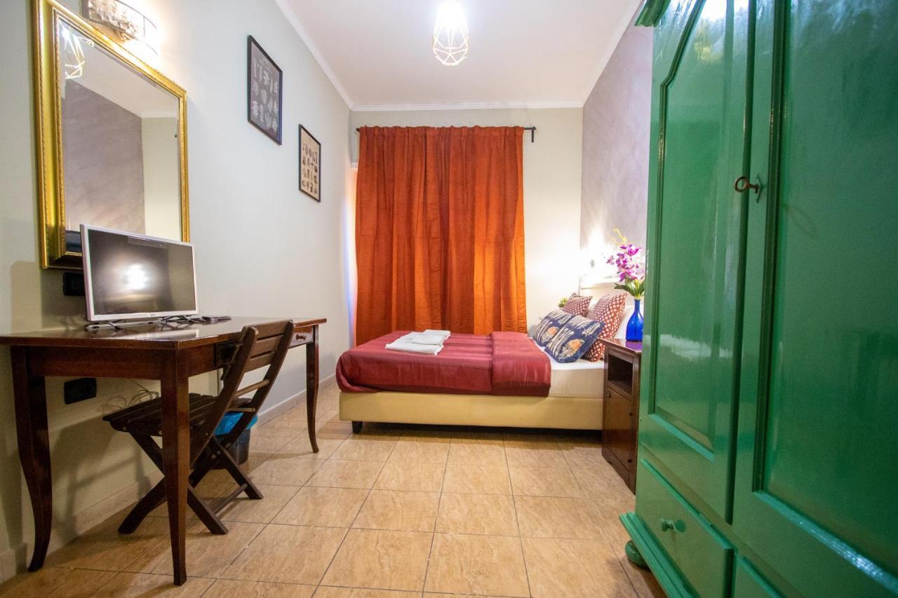 B&B Colorful Suite Yard Rome Exterior photo