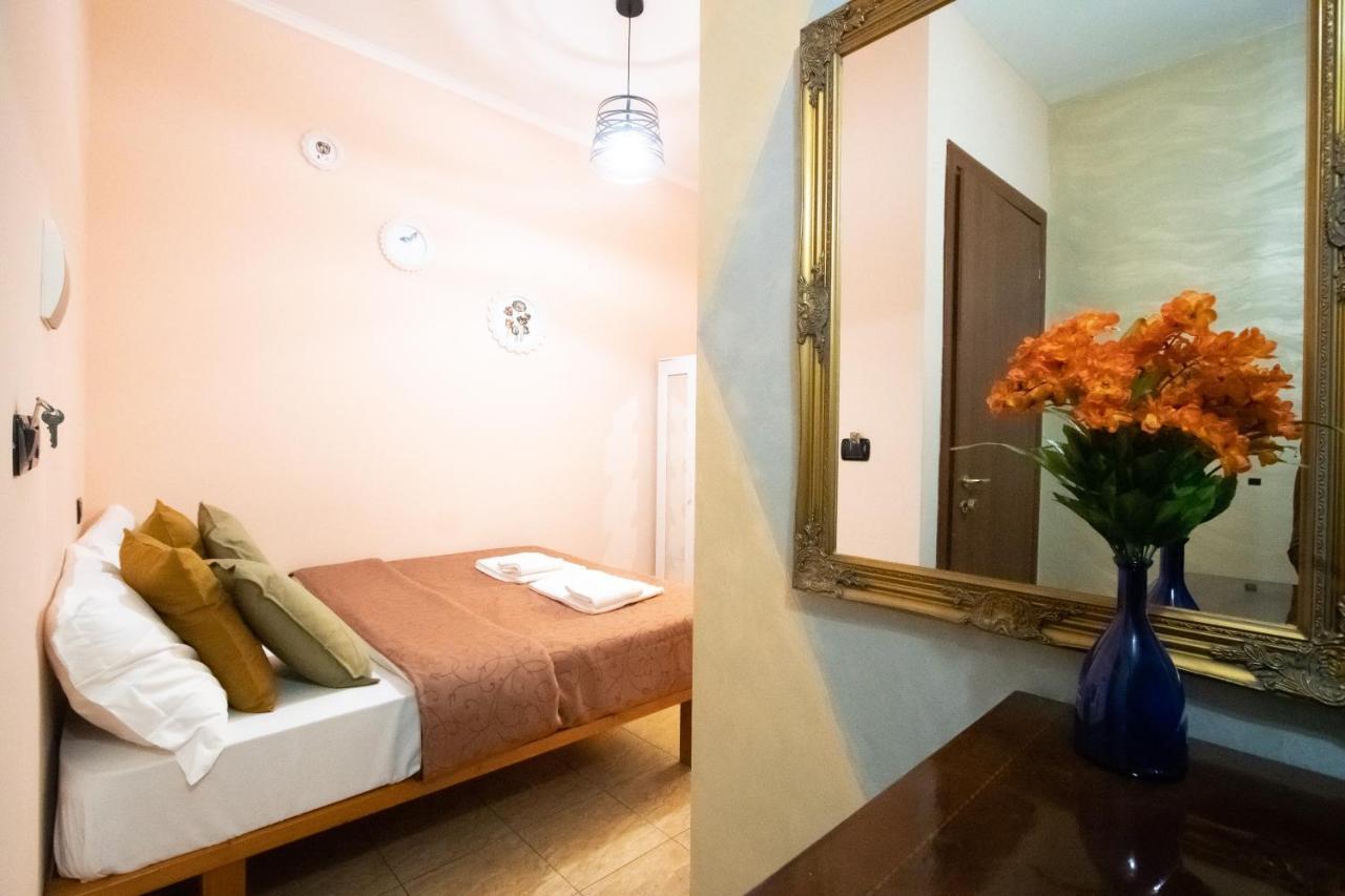 B&B Colorful Suite Yard Rome Exterior photo